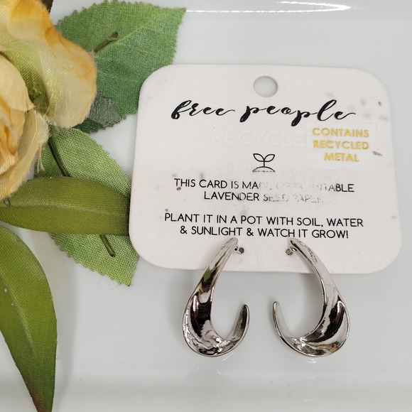 NWT Free People Laura Recycled Earrings - Picture 2 of 4